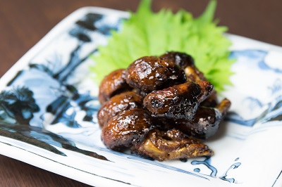 门儿清网：日本购物美食攻略。名古屋-名古屋车站·伏见·荣·锦-御园座-蒲烧鳗鱼盖浇饭·鳗鱼饭三吃·名店-Okafuji-冈富士。名古屋・御園座 - ひつまぶし・鰻料理専門店-鰻う　おか富士。米其林指南爱知･岐阜･三重2019特别版“必比登推介”鳗鱼饭餐厅的分店。烤鳗肝（数量限定）;うなぎ肝焼き。进公众号【门儿清东瀛控】获取更多信息，还有日本优惠打折券