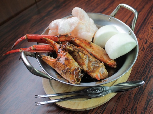 门儿清网:日本购物美食攻略。名古屋·荣地区SUNSHINE SAKAE(阳光盛荣商厦)。芝麻街咖啡厅廉价自助餐,セサミストリートカフェ,SESAME STREET CAFE。人气偶像大鸟(BIG BIRD),艾摩(ELMO),甜饼怪(COOKIE MONSTER),奥斯卡(OSCAR THE GROUCH)的特色料理畅食(食べ放題)。店内领取摩天轮免费门票代金券。进公众号【门儿清东瀛控】获取更多信息,还有日本优惠打折券