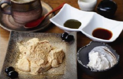 门儿清网：日本购物美食攻略。神户-日本特色甜品甜点咖啡餐厅-Mamezo&Cafe 大丸神户店。甘味処　マメゾウアンドカフェ 大丸神户百货店。蕨糕甜点套餐,わらび餅セット。进公众号【门儿清东瀛控】获取更多信息，还有日本优惠打折券